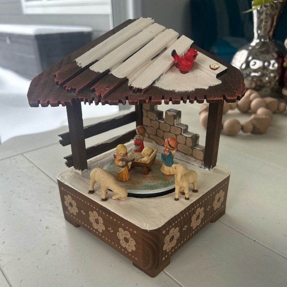 Anri "Joy To The World" Wood Music Box Hand Crafted & Painted Italy